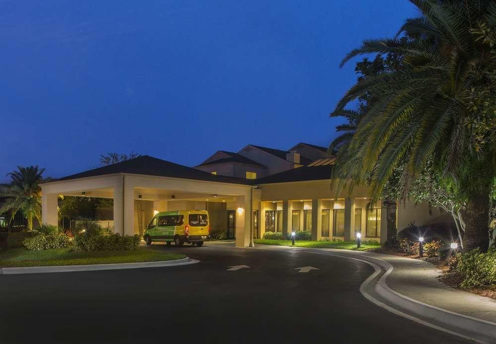 Отель Courtyard By Marriott Orlando Airport Экстерьер фото