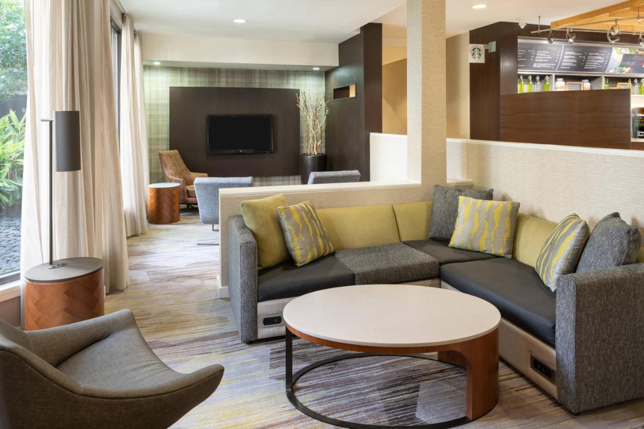 Отель Courtyard By Marriott Orlando Airport Экстерьер фото