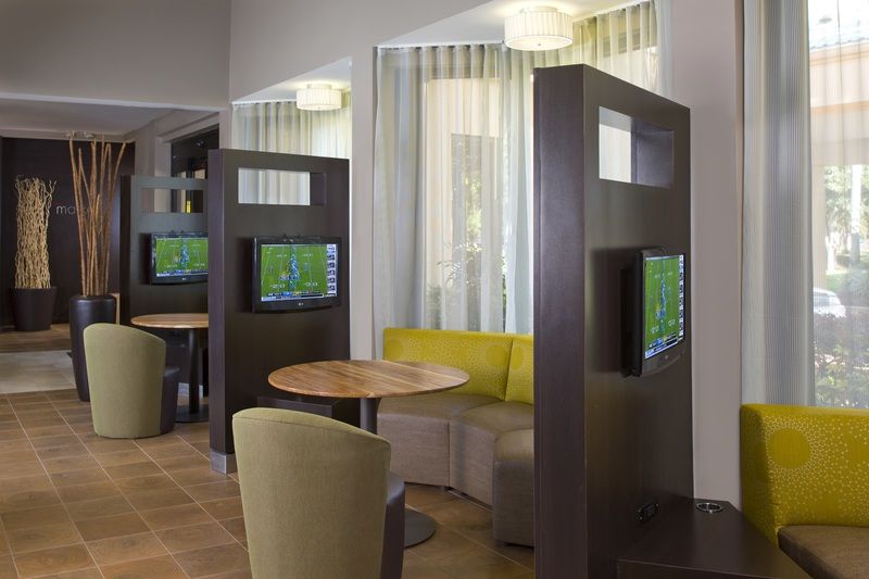 Отель Courtyard By Marriott Orlando Airport Экстерьер фото