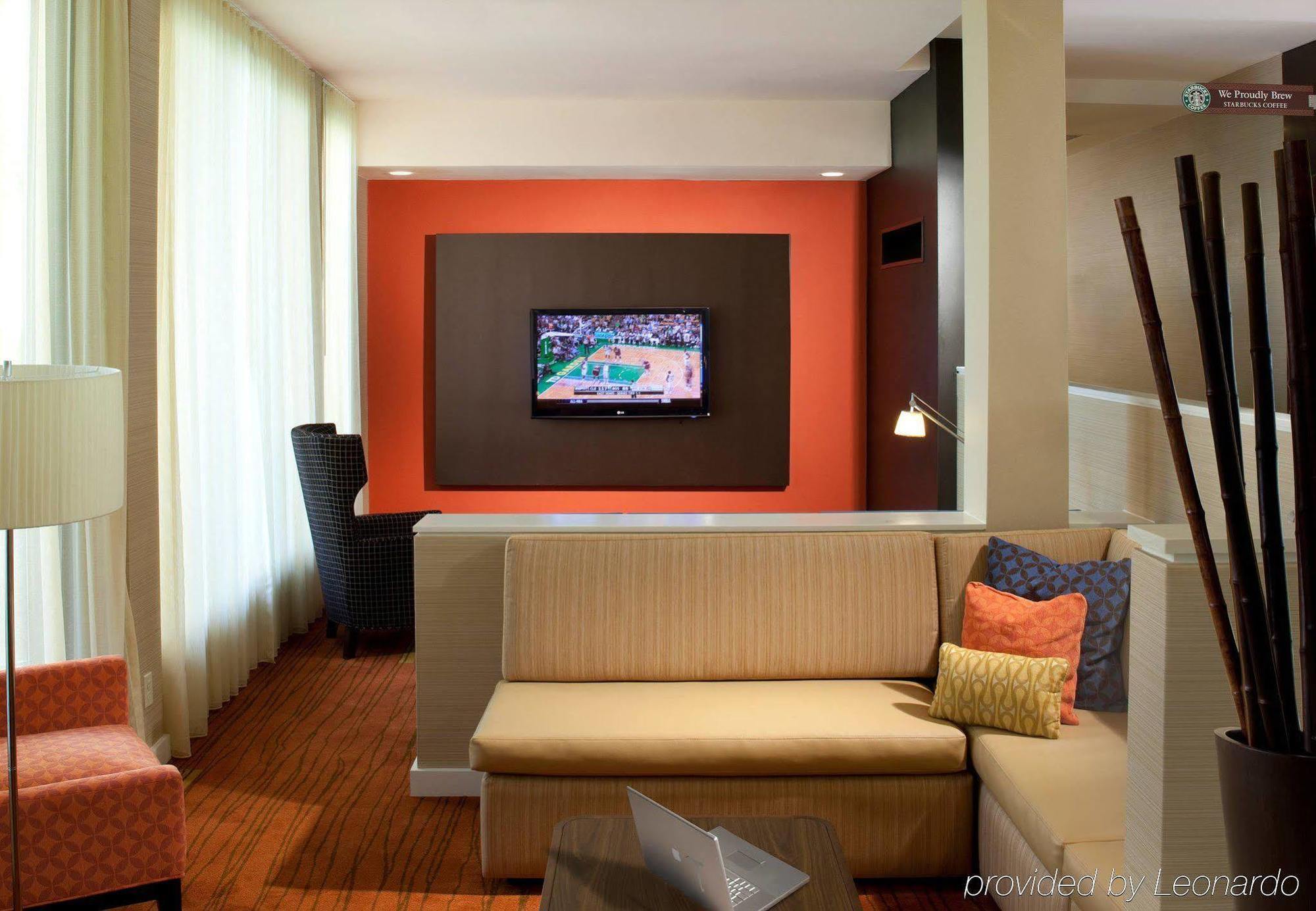Отель Courtyard By Marriott Orlando Airport Экстерьер фото